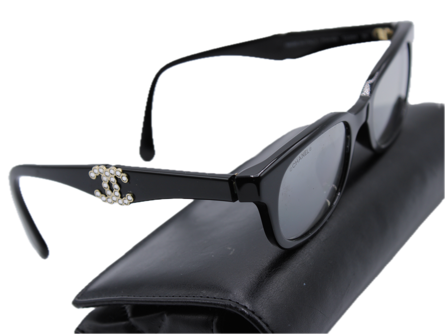 Chanel Sunglasses 2022 Black Frame Iconic Logo Pristine Condition