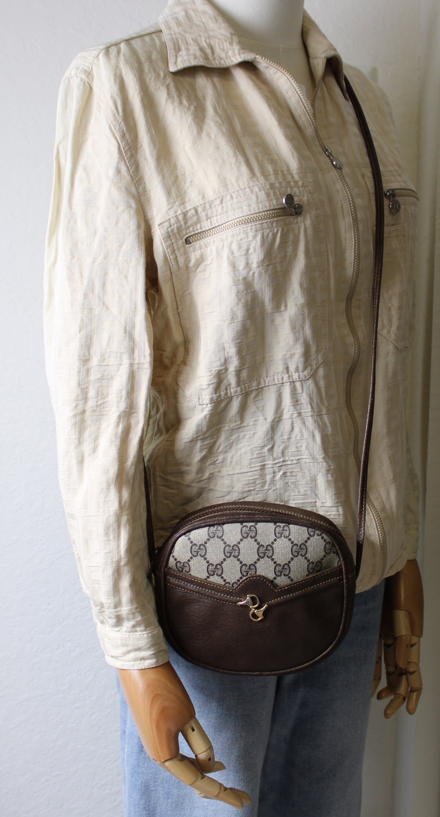 Gucci Horsebit 1955 Shoulder Bag Brown Leather GG Pattern shoulder view