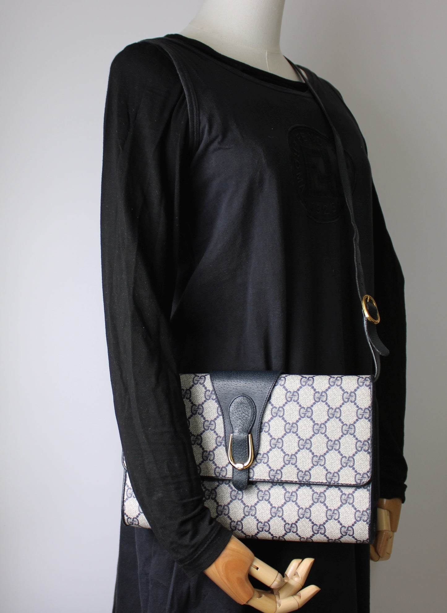 Gucci Navy GG Canvas Leather Convertible Clutch Crossbody Bag Vintage