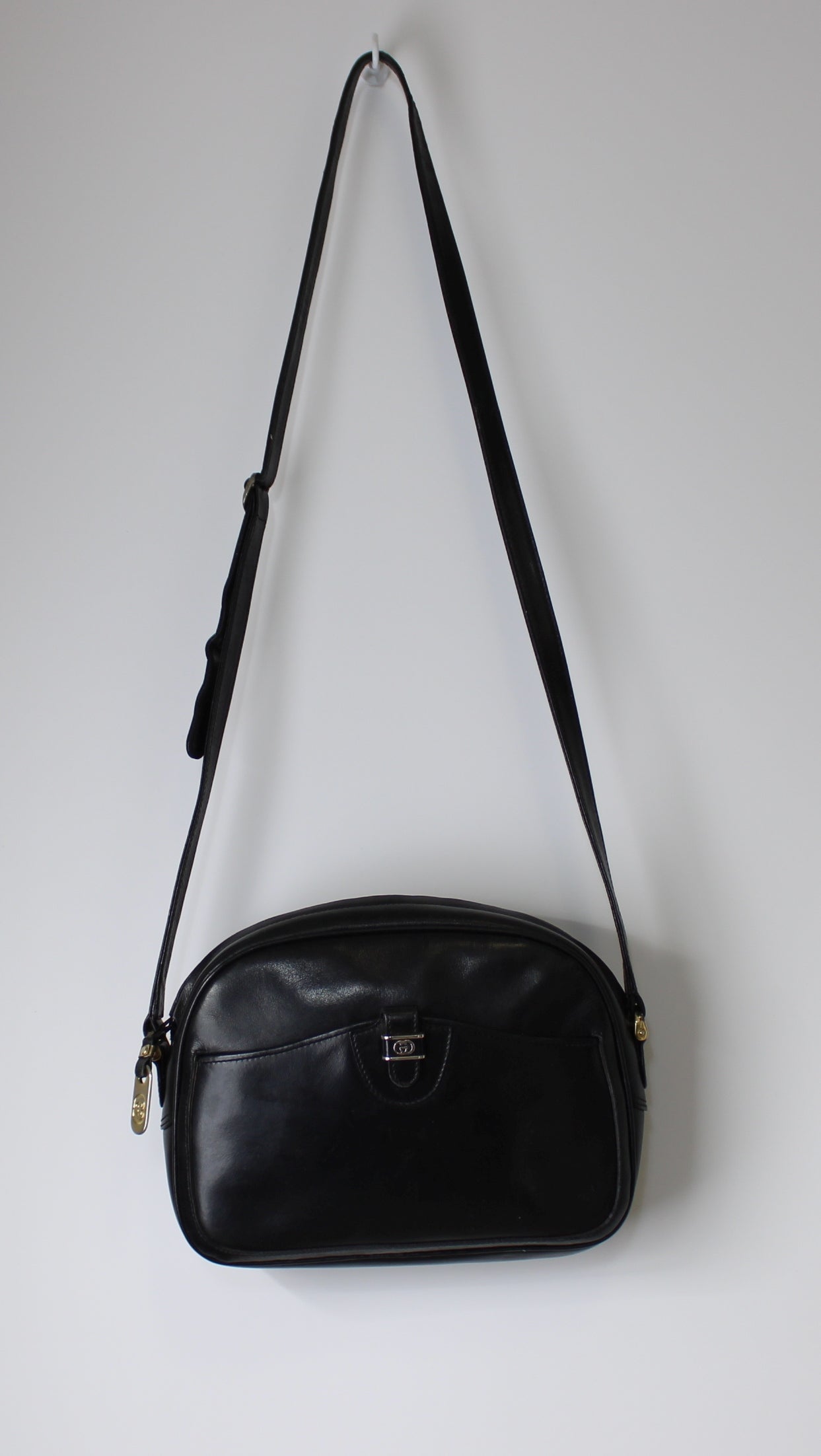 Gucci Black Leather Crossbody Bag with Logo Charm
