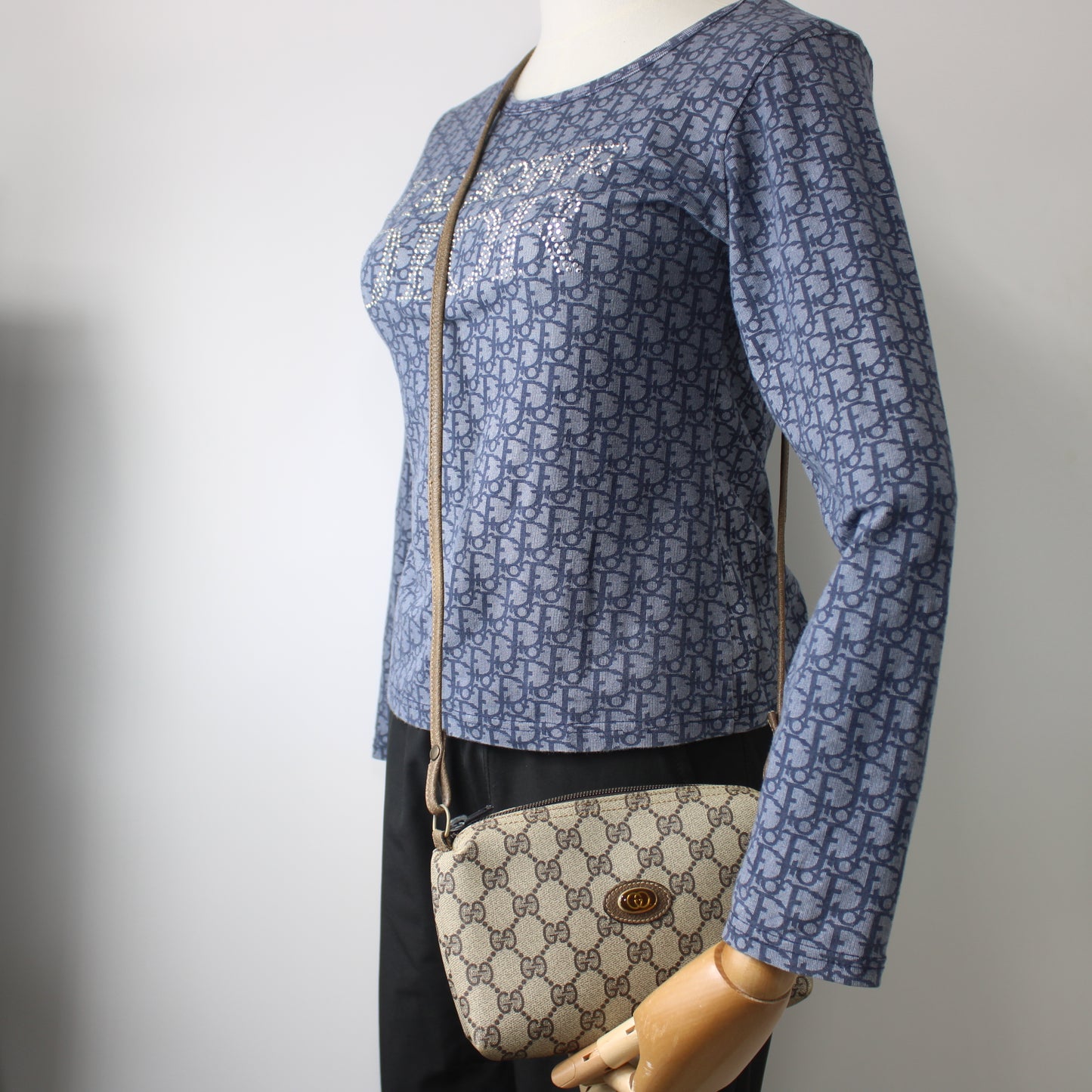 Gucci Beige Brown GG Supreme Canvas Leather Crossbody Bag