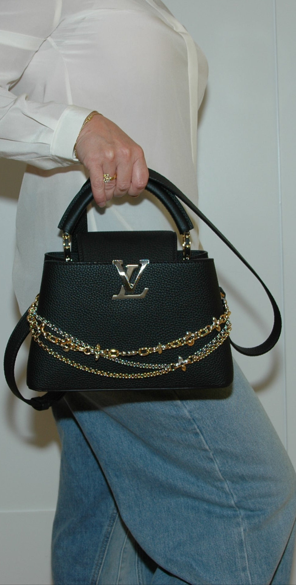 Louis Vuitton Black Taurillon Leather Capucines MM Chain On You Bag