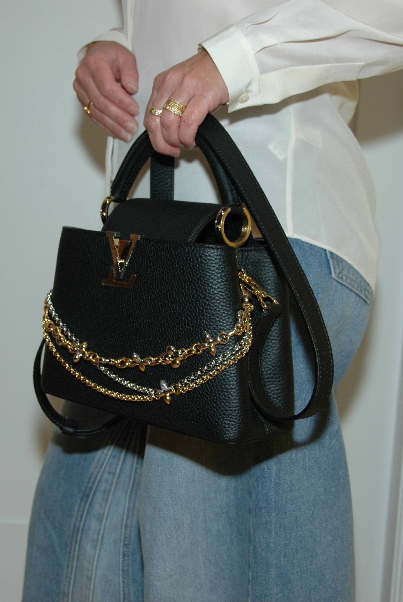 Louis Vuitton Black Taurillon Leather Capucines MM Chain On You Bag