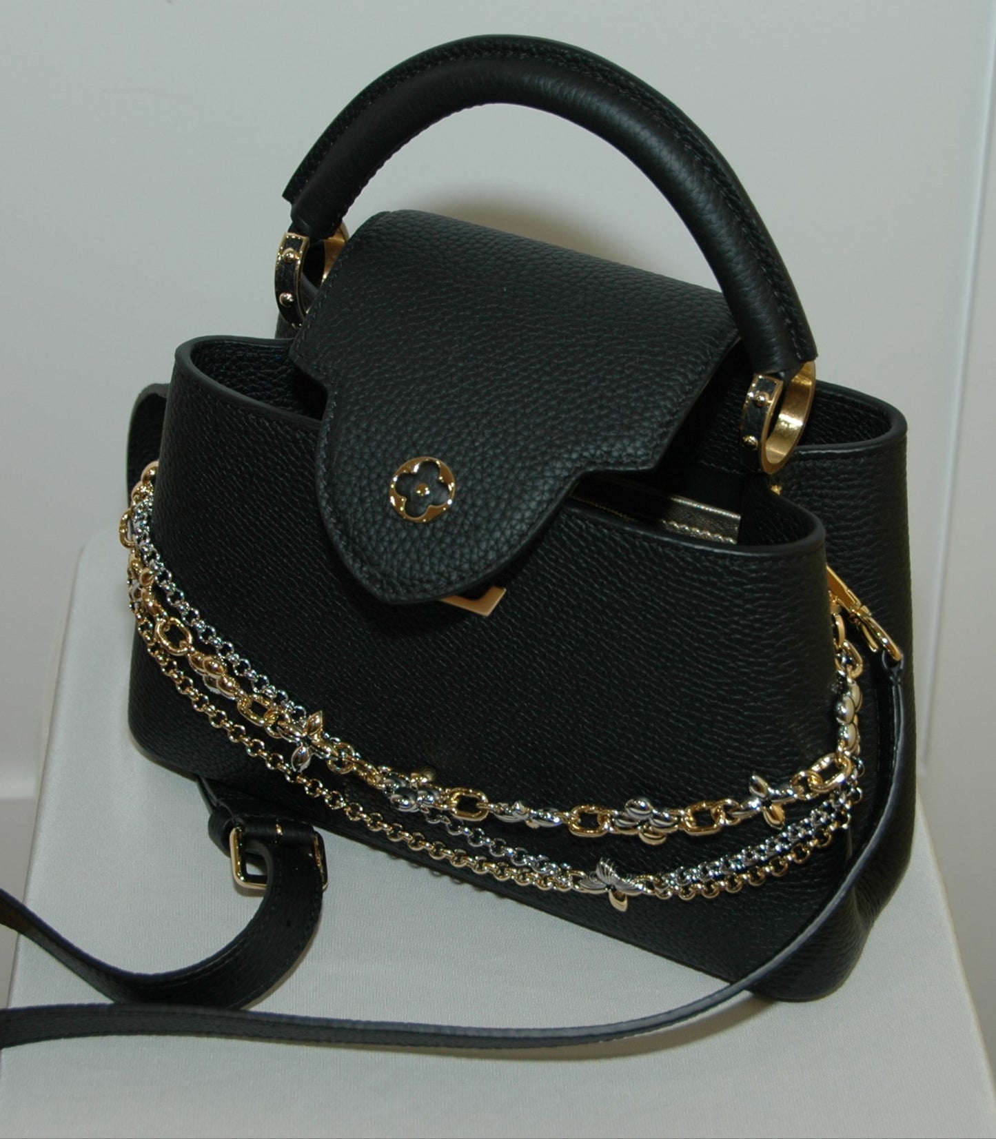 Louis Vuitton Black Taurillon Leather Capucines MM Chain On You Bag
