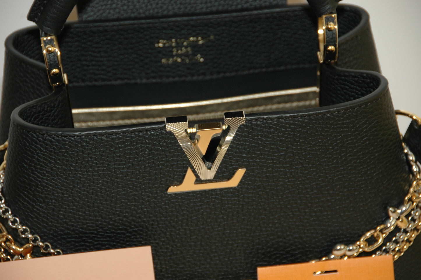 Louis Vuitton Black Taurillon Leather Capucines MM Chain On You Bag