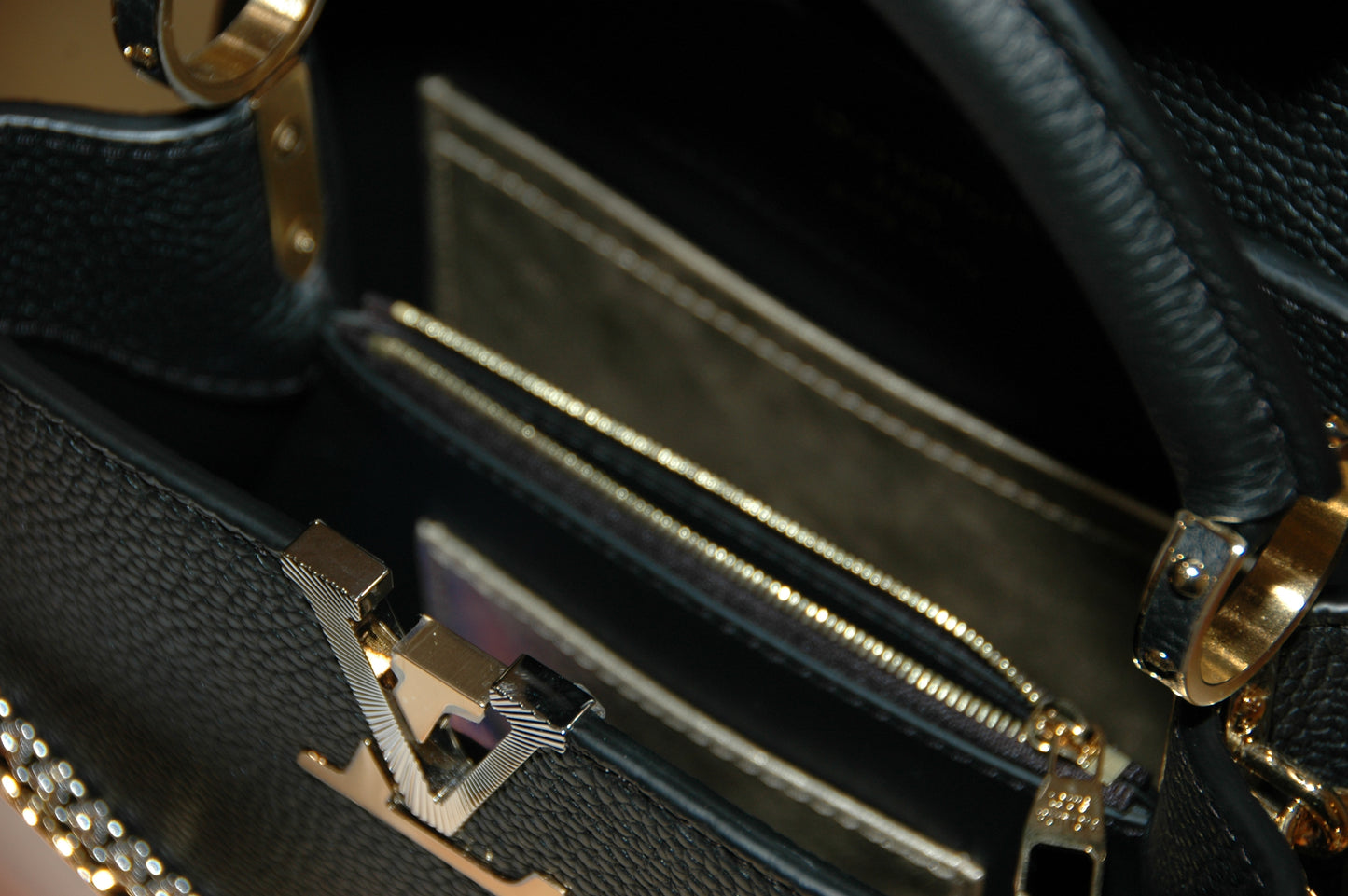 Louis Vuitton Black Taurillon Leather Capucines MM Chain On You Bag