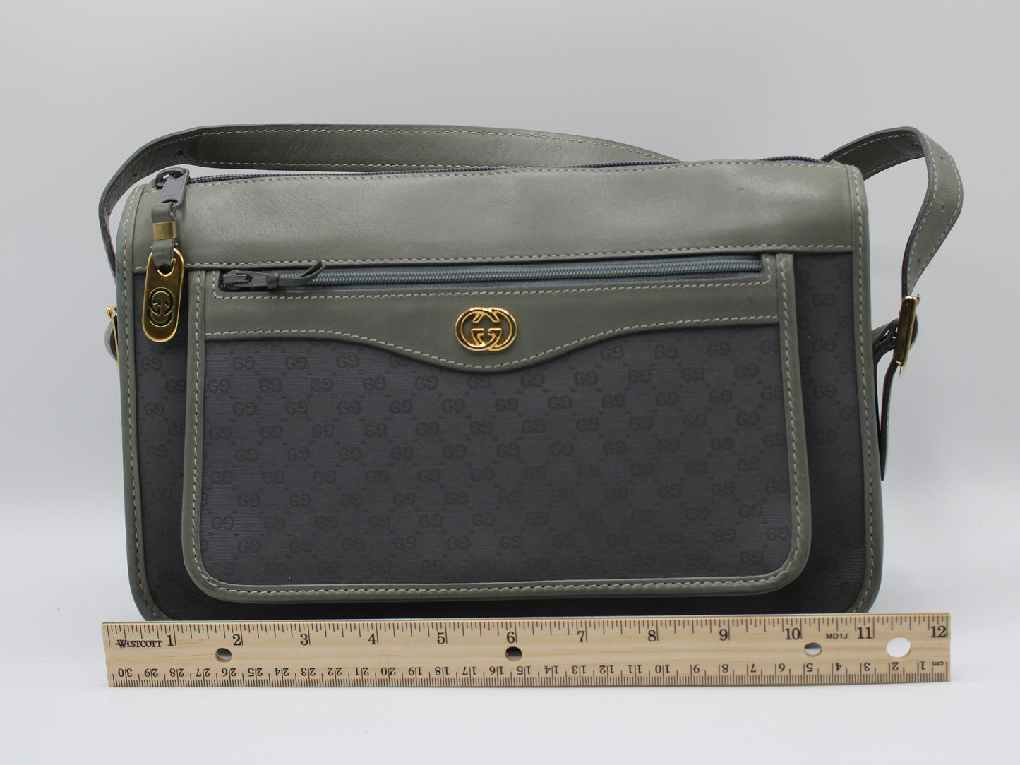 Gucci Bag Micro GG Monogram Pattern Crossbody Olive Leather  Vintage