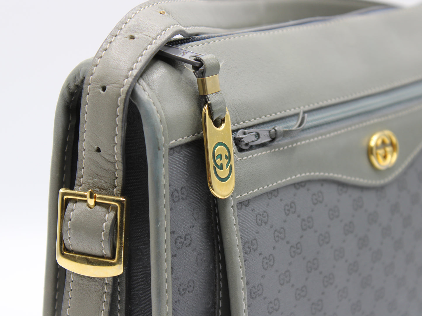 Gucci Bag Micro GG Monogram Pattern Crossbody Olive Leather  Vintage