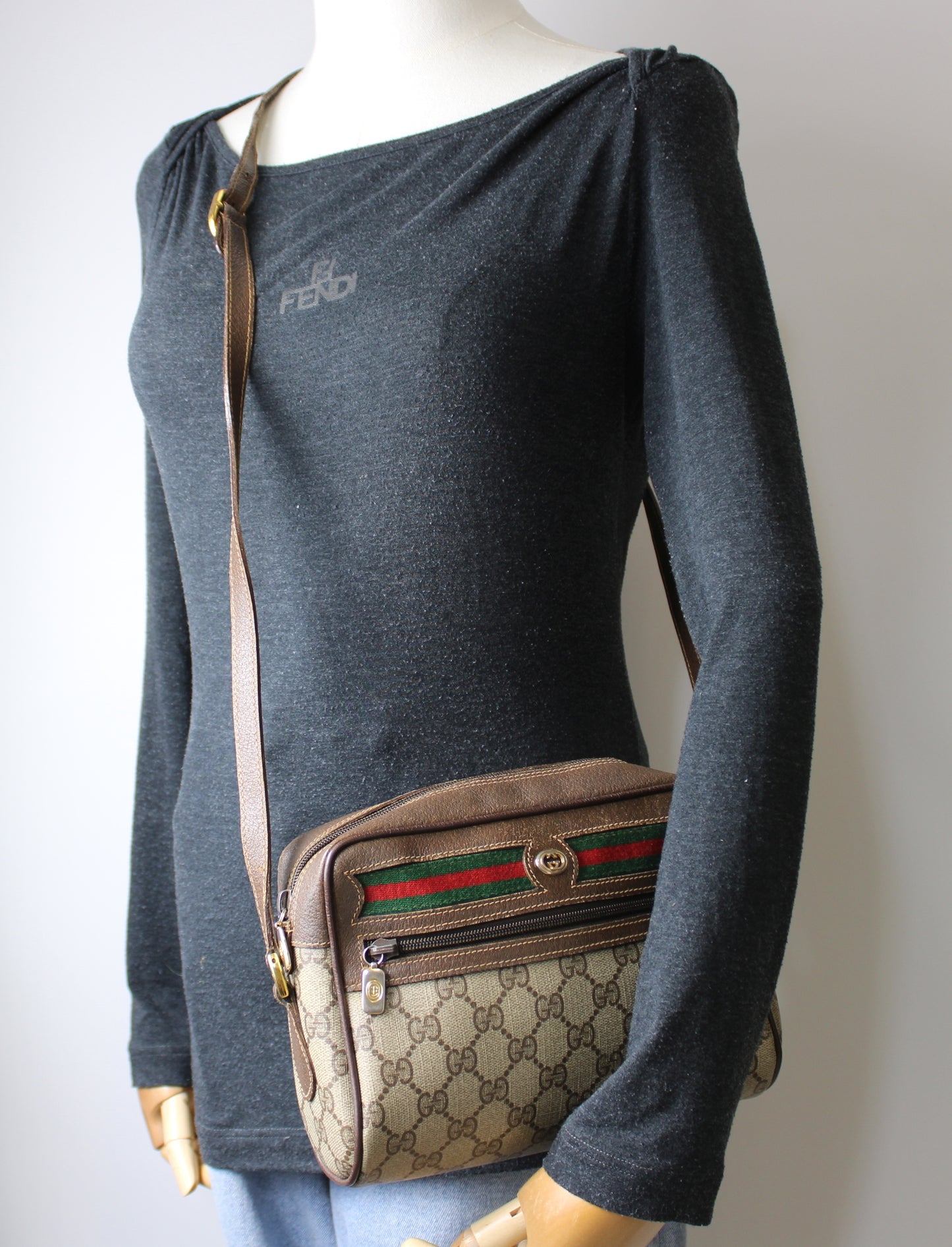 Gucci Ophidia GG Supreme Canvas Crossbody Bag Zippered Compartment