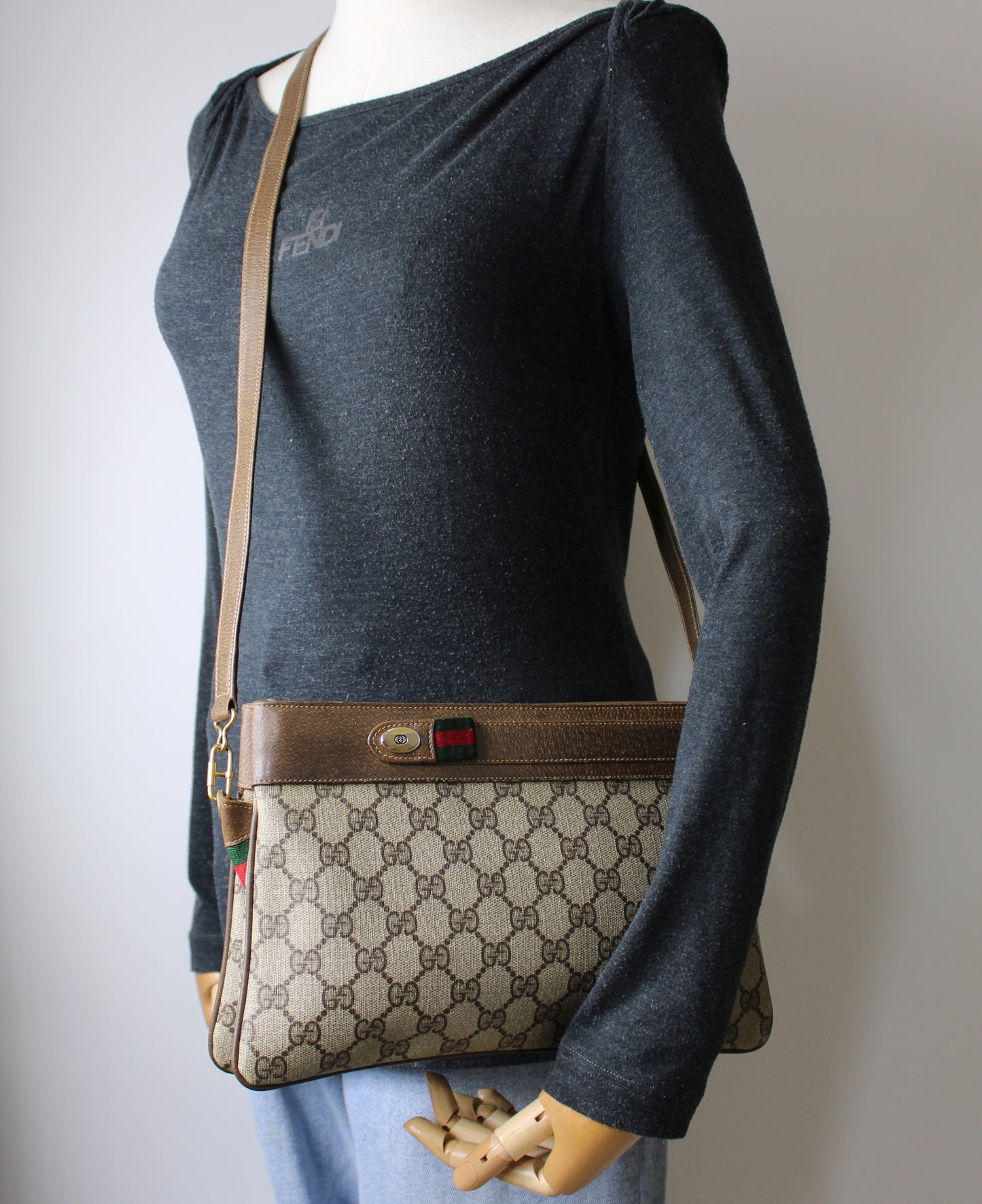 Gucci Brown GG Supreme Canvas Crossbody Bag Adjustable Strap