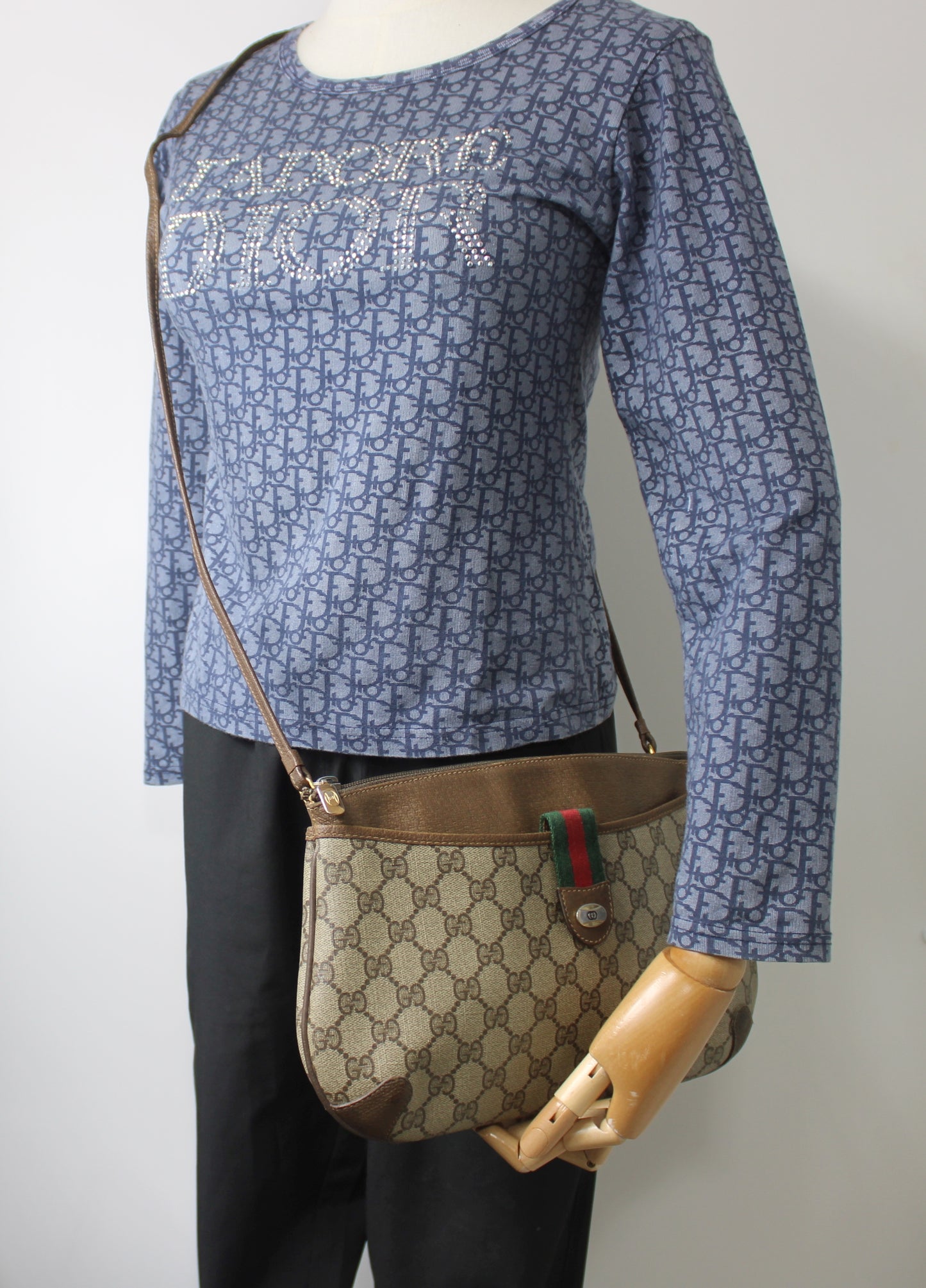 Gucci Brown GG Supreme Canvas And Leather Crossbody Clutch Bag