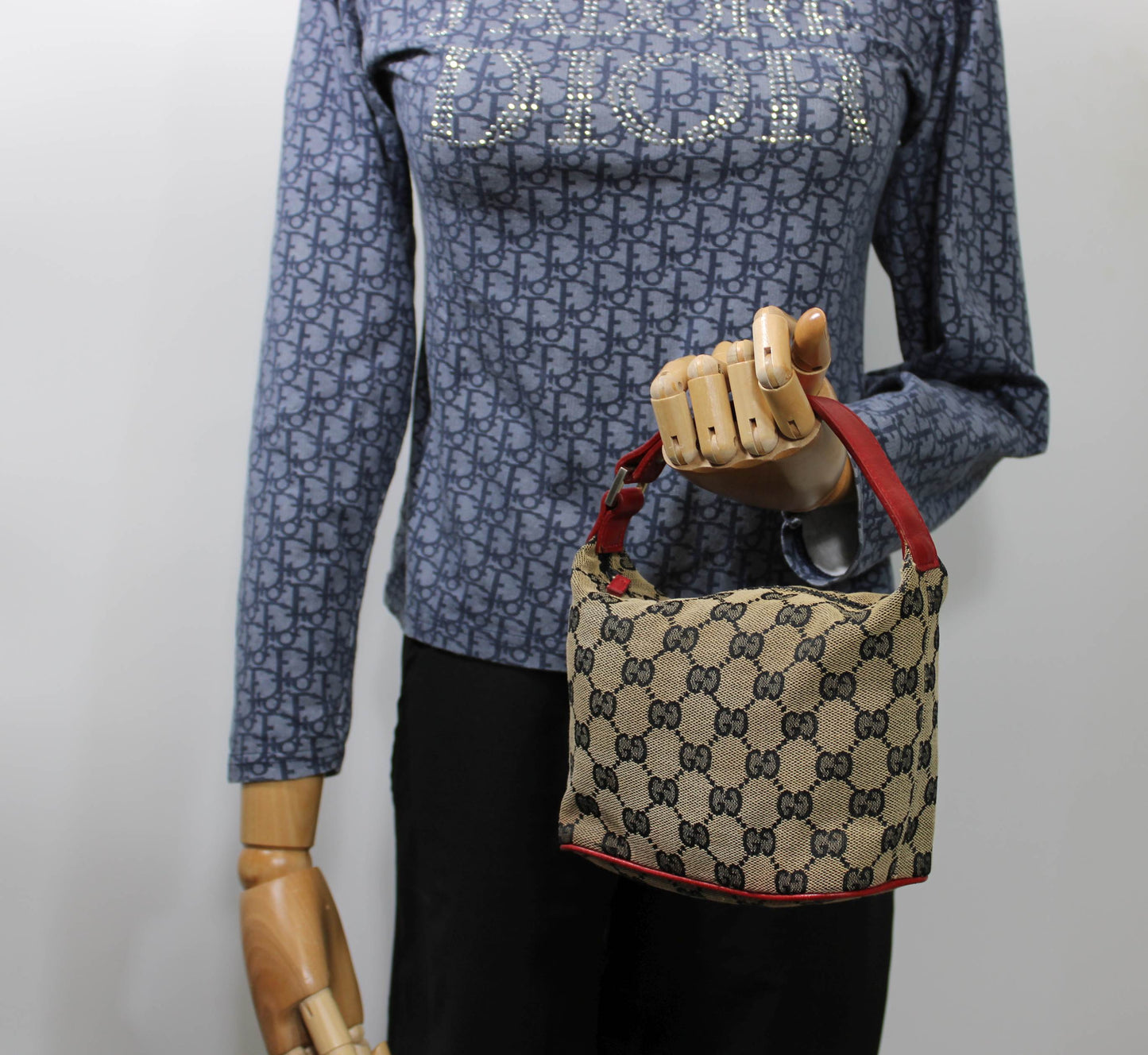 Gucci Beige GG Canvas Red Leather Single Handle Pouch Bag