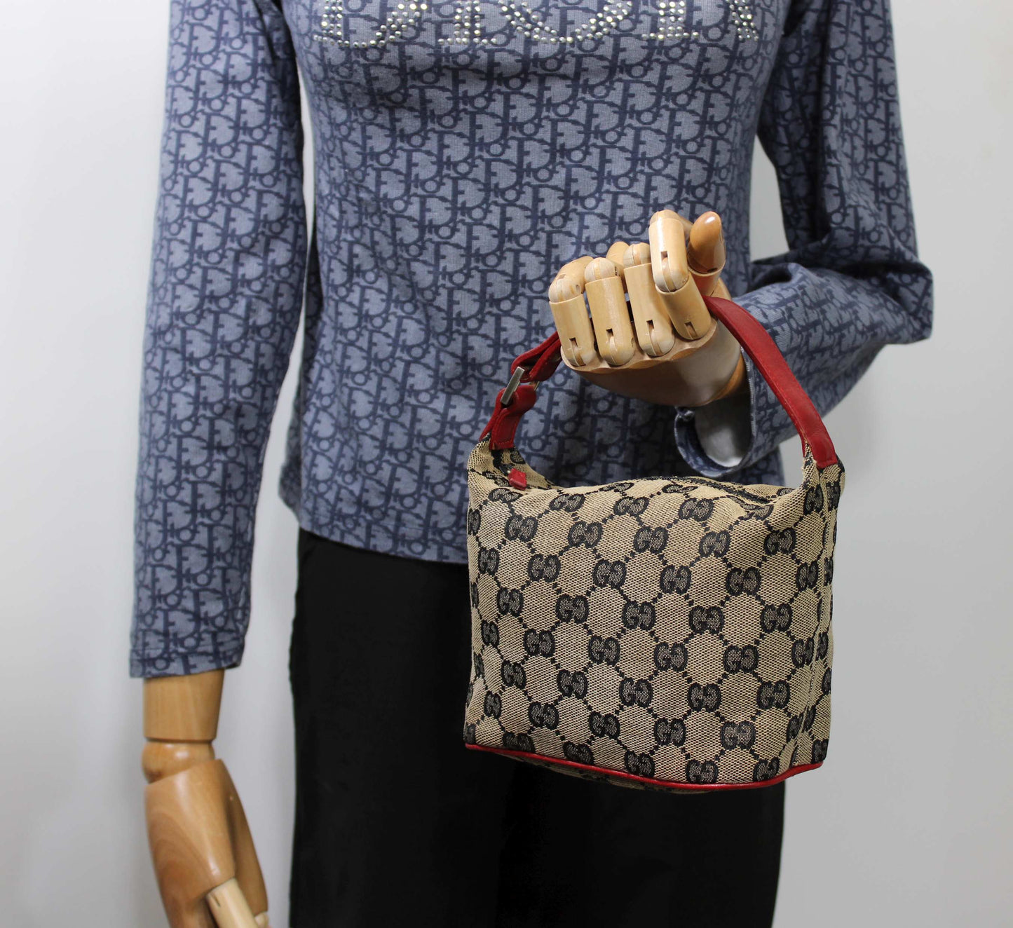 Gucci Beige GG Canvas Red Leather Single Handle Pouch Bag