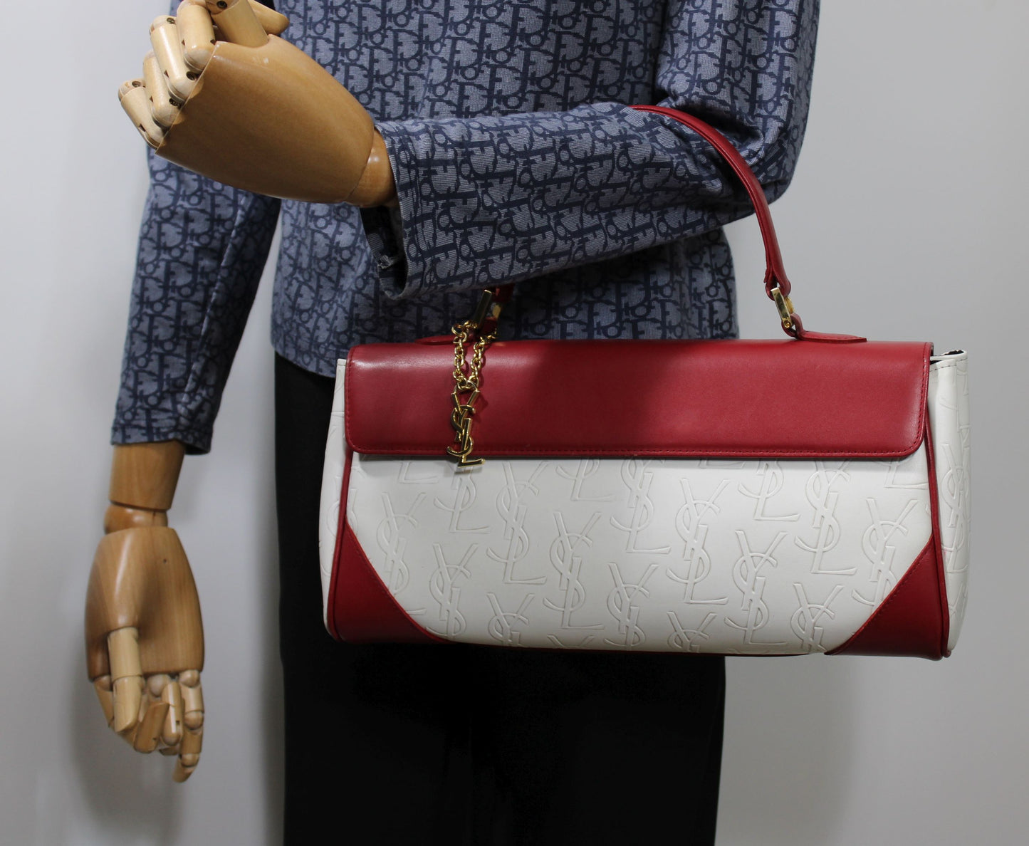 Yves Saint Laurent White Red Embossed Logo Leather Flap Hand Bag