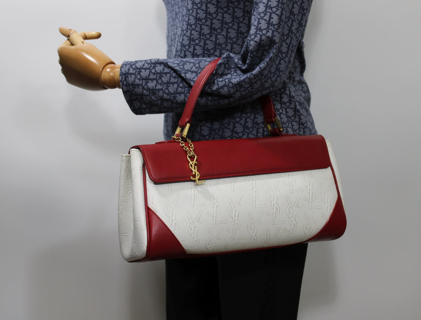 Yves Saint Laurent White Red Embossed Logo Leather Flap Hand Bag