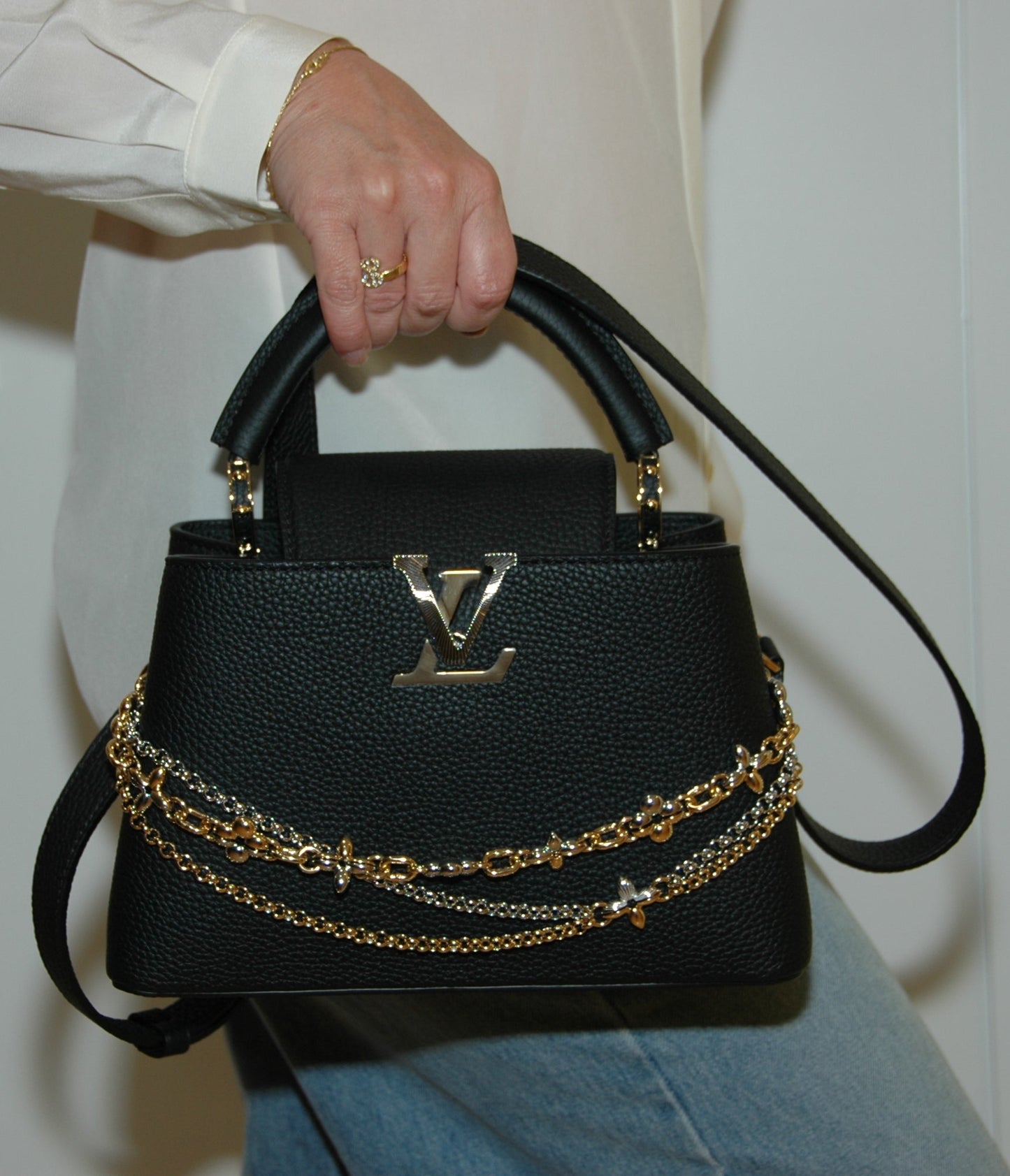 Louis Vuitton Black Taurillon Leather Capucines MM Chain On You Bag