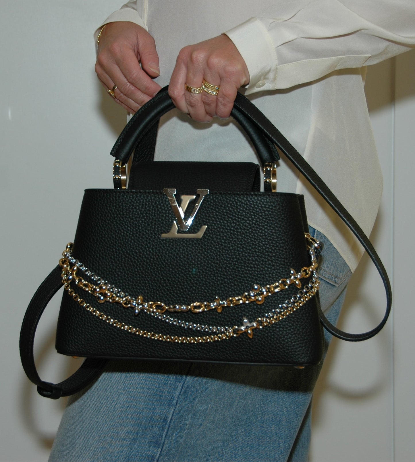 Louis Vuitton Black Taurillon Leather Capucines MM Chain On You Bag