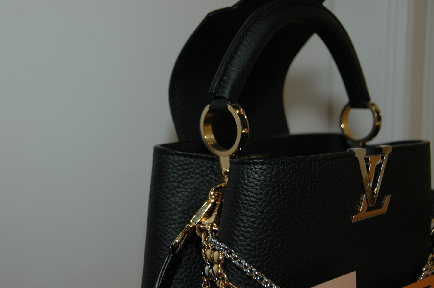 Louis Vuitton Black Taurillon Leather Capucines MM Chain On You Bag