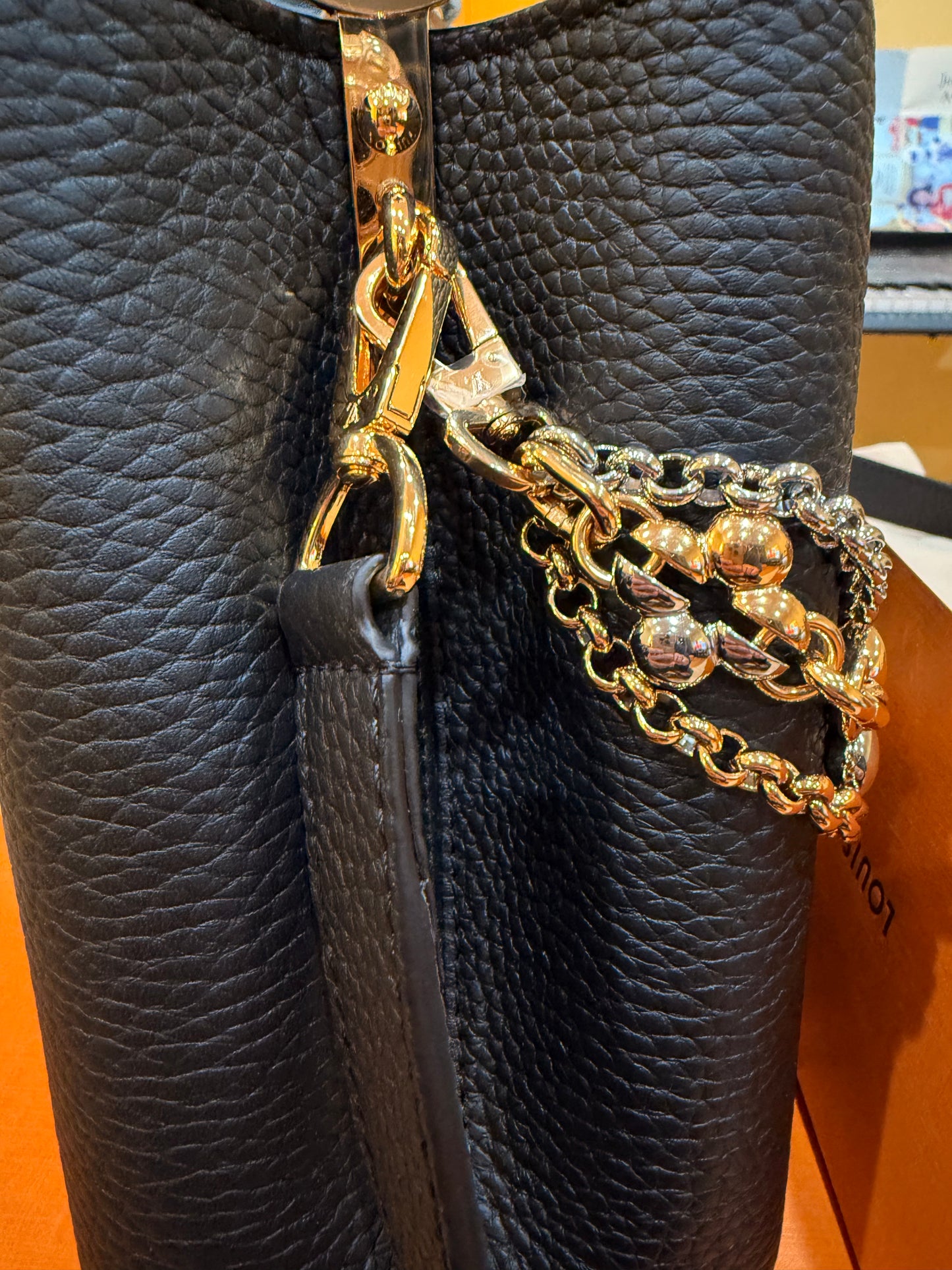 Louis Vuitton Black Taurillon Leather Capucines MM Chain On You Bag